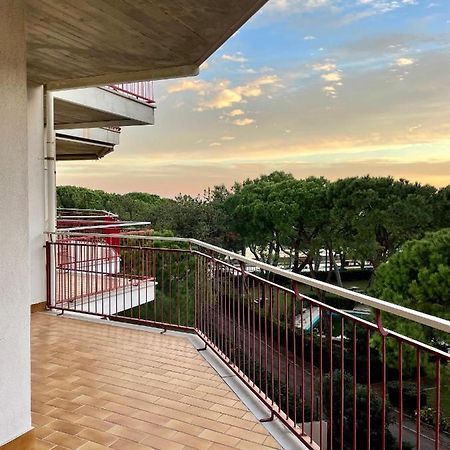 Residence Cristallo 4H Lignano Sabbiadoro Kültér fotó