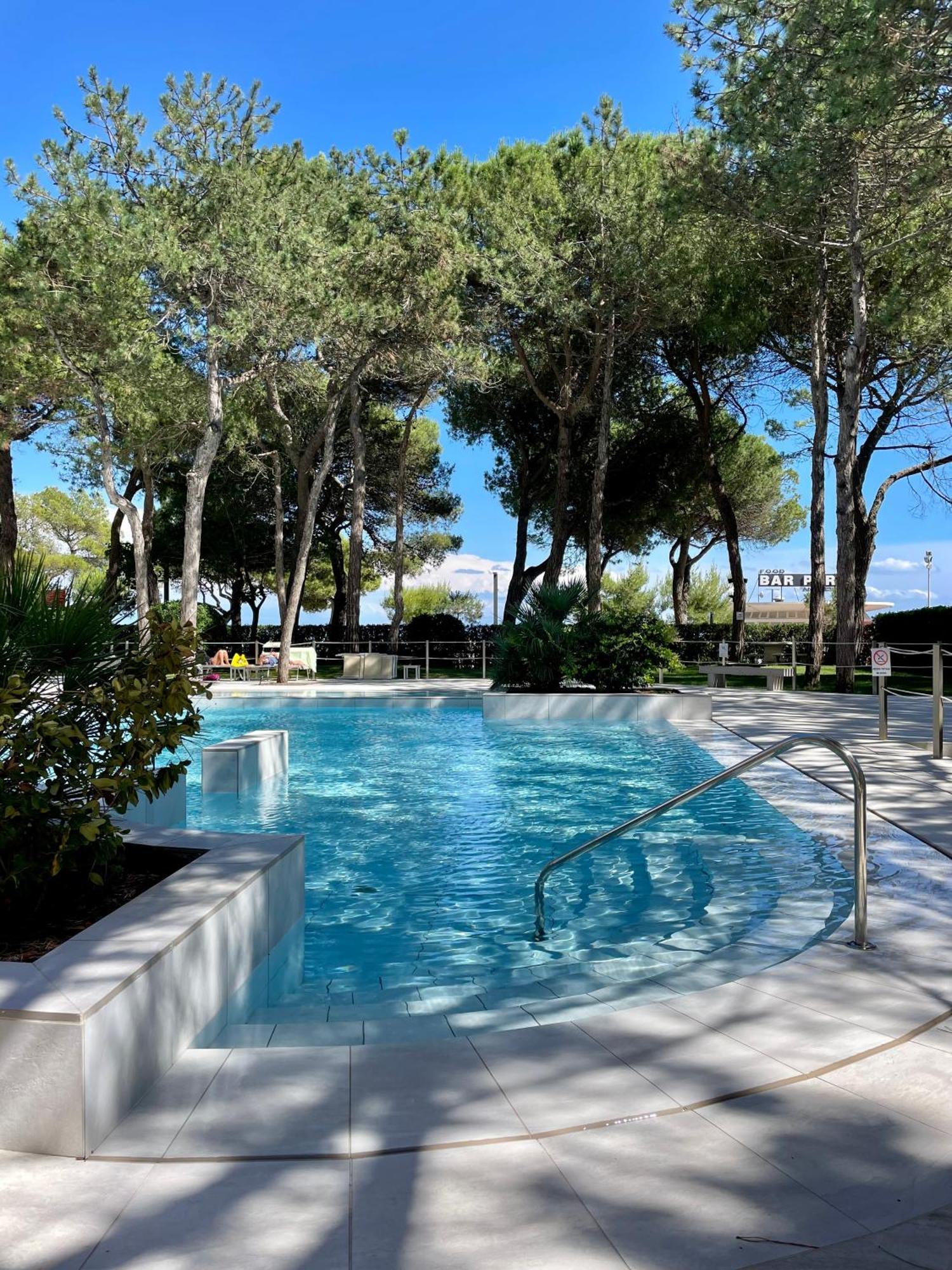 Residence Cristallo 4H Lignano Sabbiadoro Kültér fotó